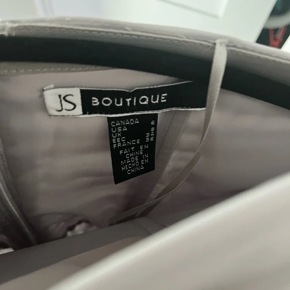 JS Boutique gorgeous strapless